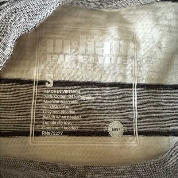 ☘️Pocket Tee - Picture 2 of 2